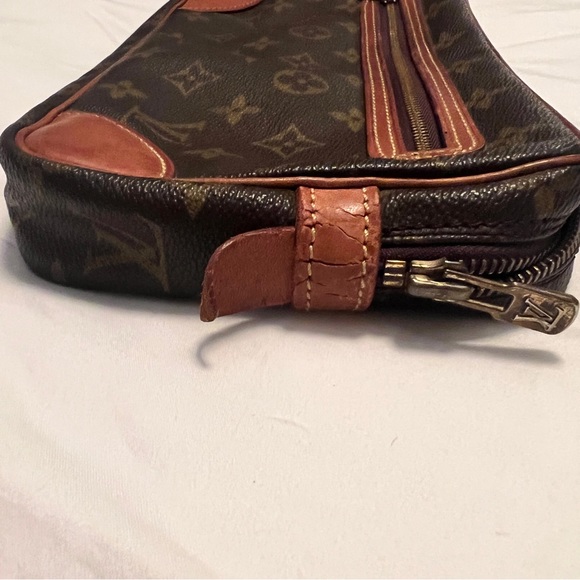 Louis Vuitton Marly Dragonne Clutch - Picture 7 of 17
